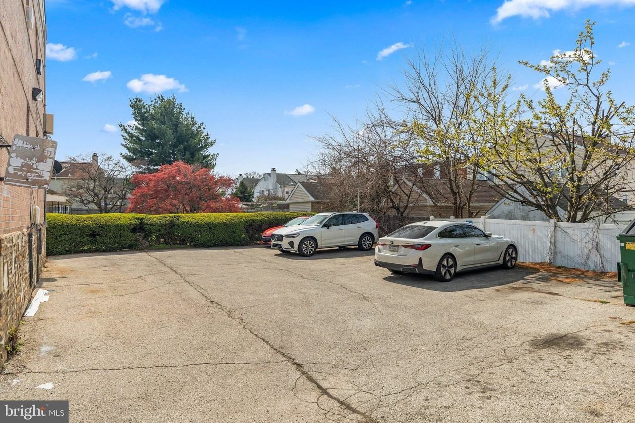 1714 Rhawn St Apt 2a - Photo 6 of 25