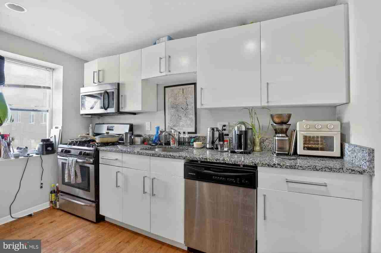 1127 E Susquehanna Ave Unit 2 - Photo 7 of 19