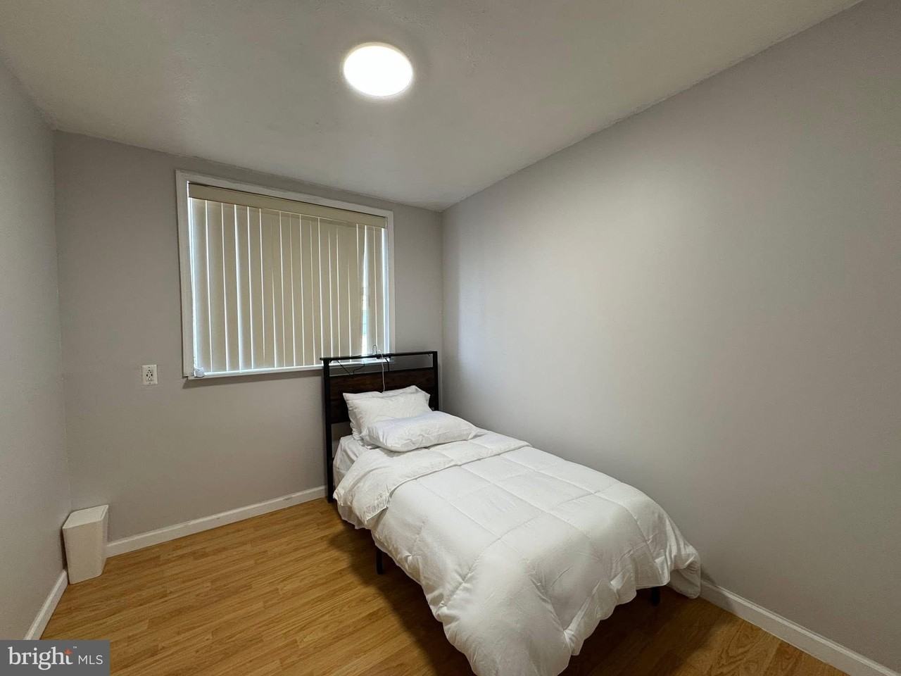 2726 S 8th St - Photo 4 of 12