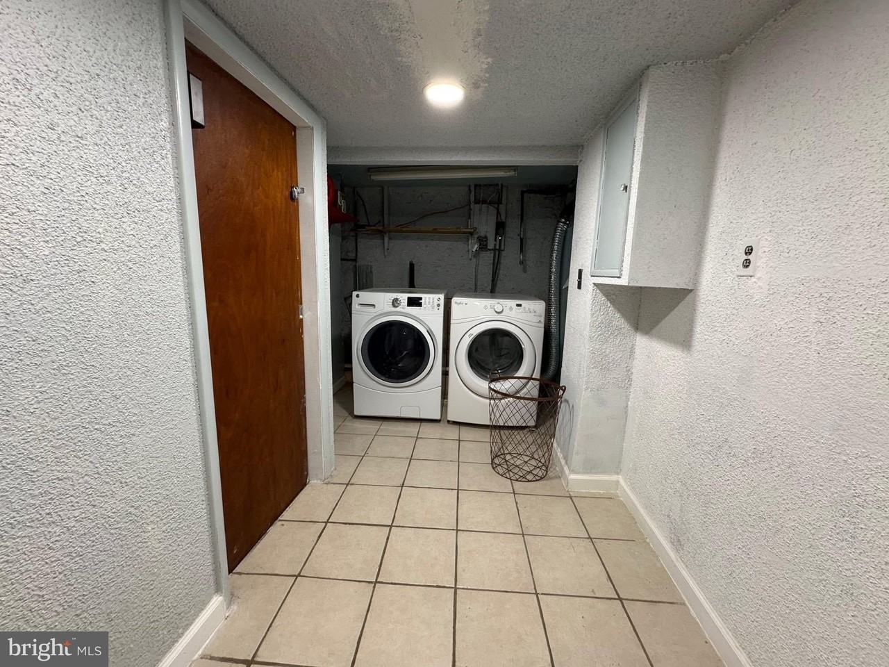 2726 S 8th St - Photo 7 of 12