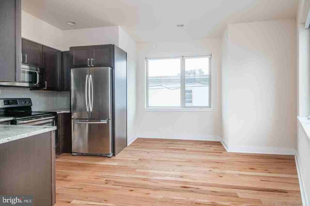 1242 Point Breeze Ave Apt 201 - Photo 2 of 8