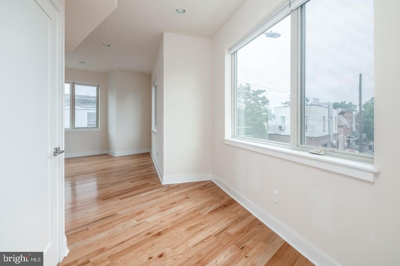 1242 Point Breeze Ave Apt 201 - Photo 4 of 8