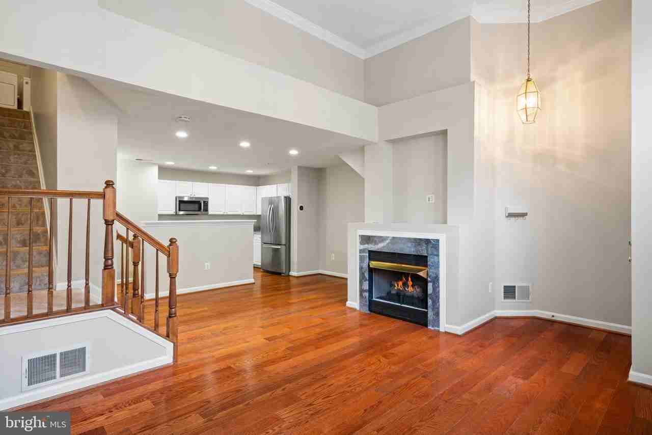 177 Martin Ln - Photo 4 of 28