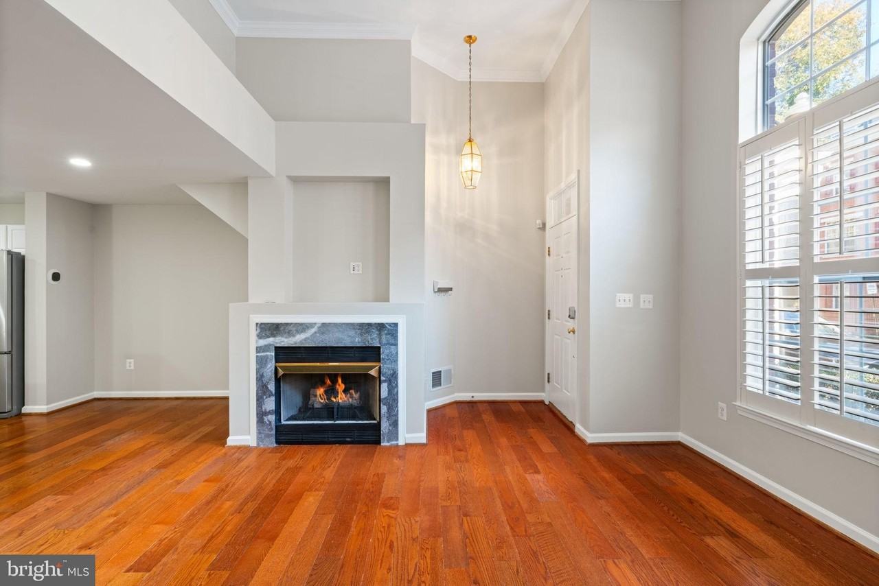 177 Martin Ln - Photo 5 of 28