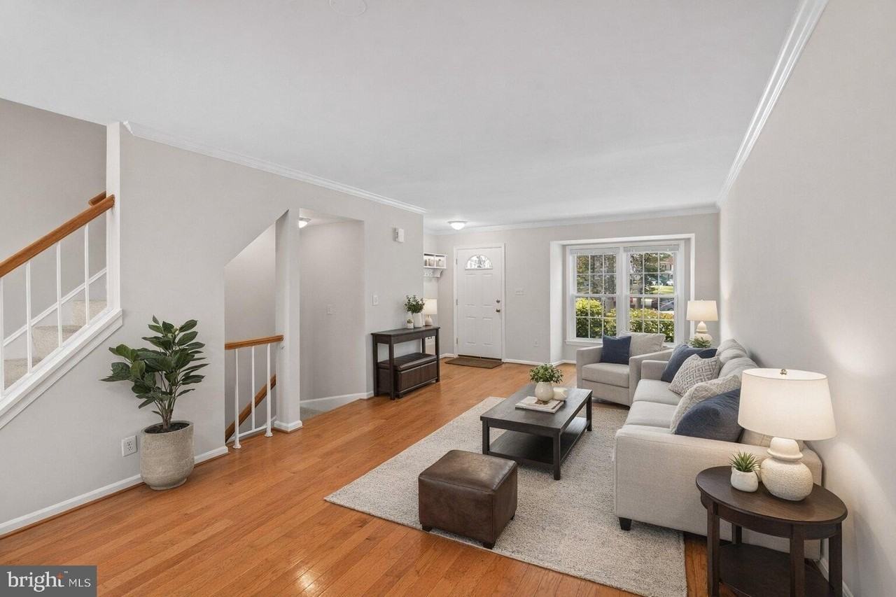 8483 Laurel Oak Dr - Photo 3 of 18