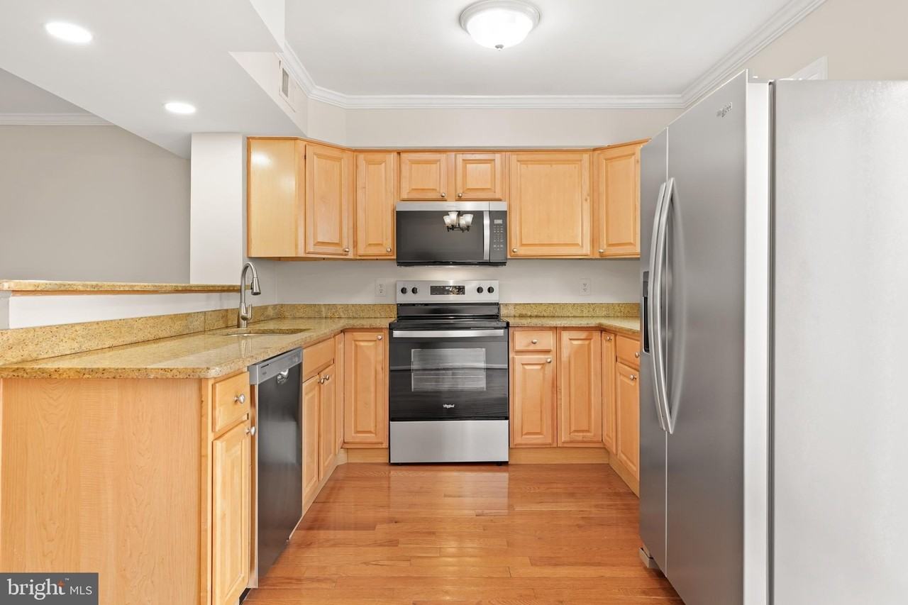 8483 Laurel Oak Dr - Photo 5 of 18