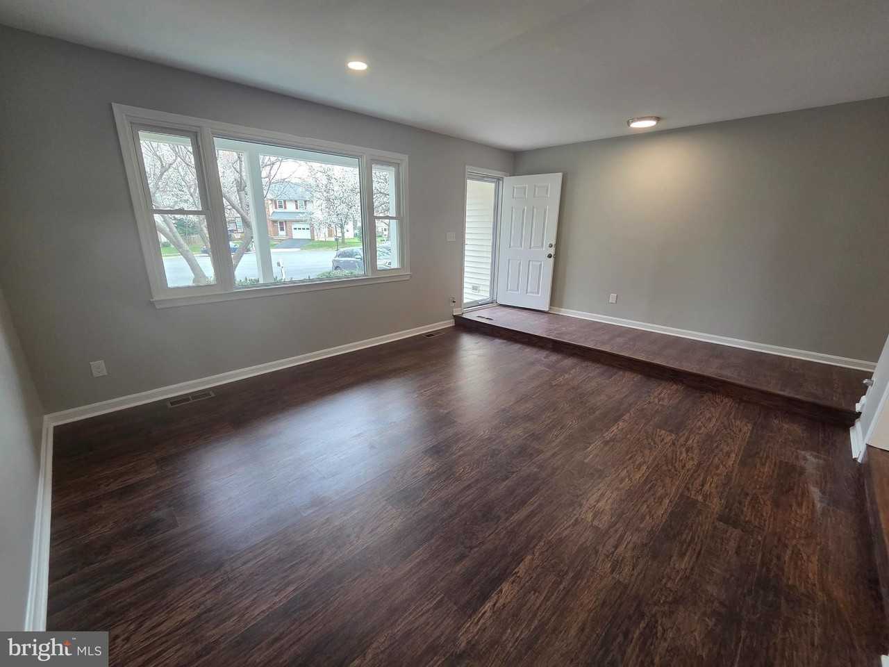 2220 Cedar Mill Ct - Photo 4 of 48