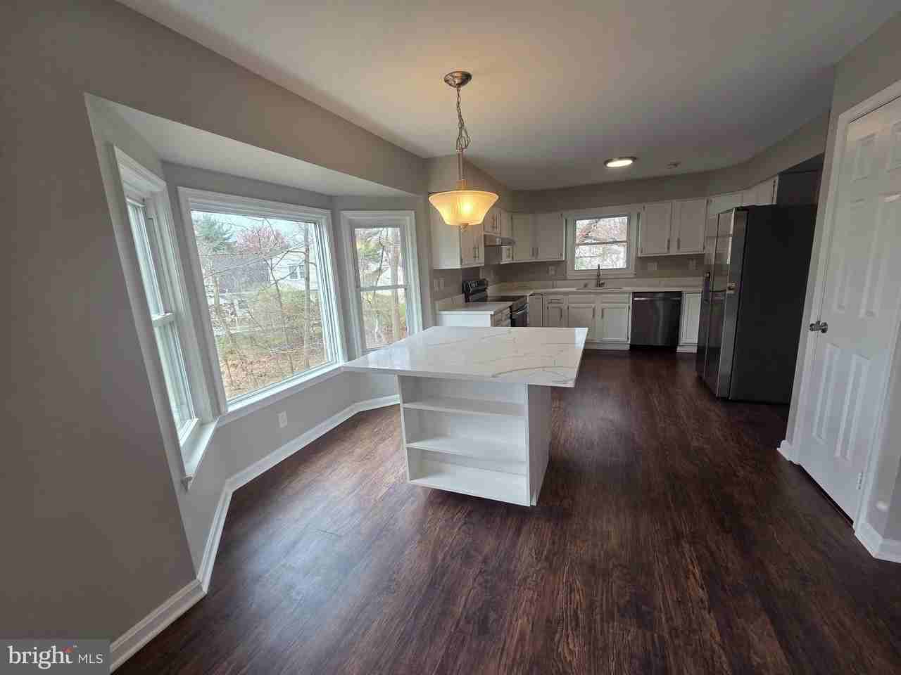 2220 Cedar Mill Ct - Photo 7 of 48