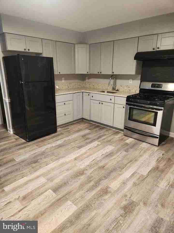 51 Ed Turner Dr Apt 101 - Photo 3 of 10