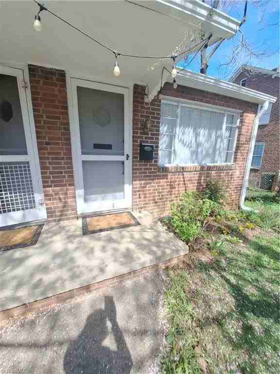 175 W End Blvd - Photo 2 of 17