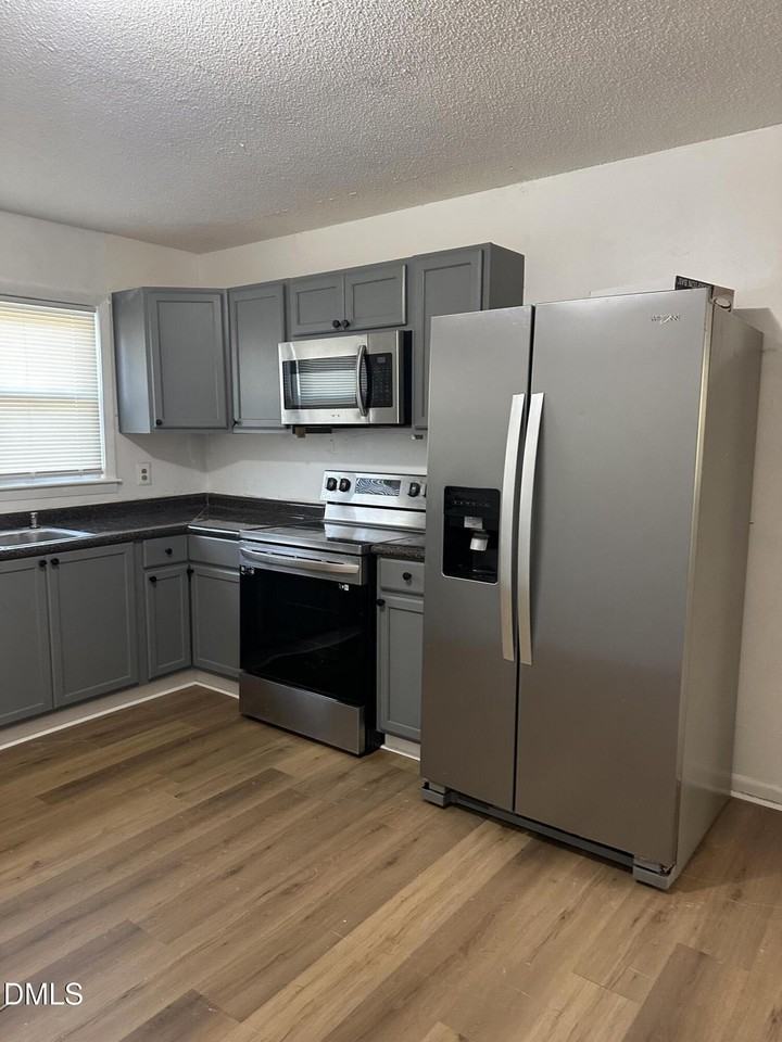 2613 Dinsmore Dr Unit 0 - Photo 3 of 8