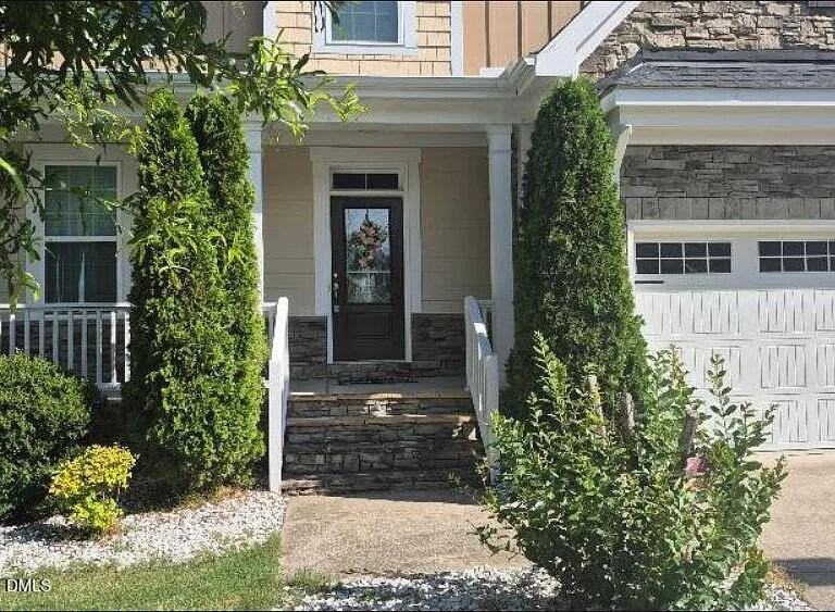 701 Tree Green Ln - Photo 2 of 31