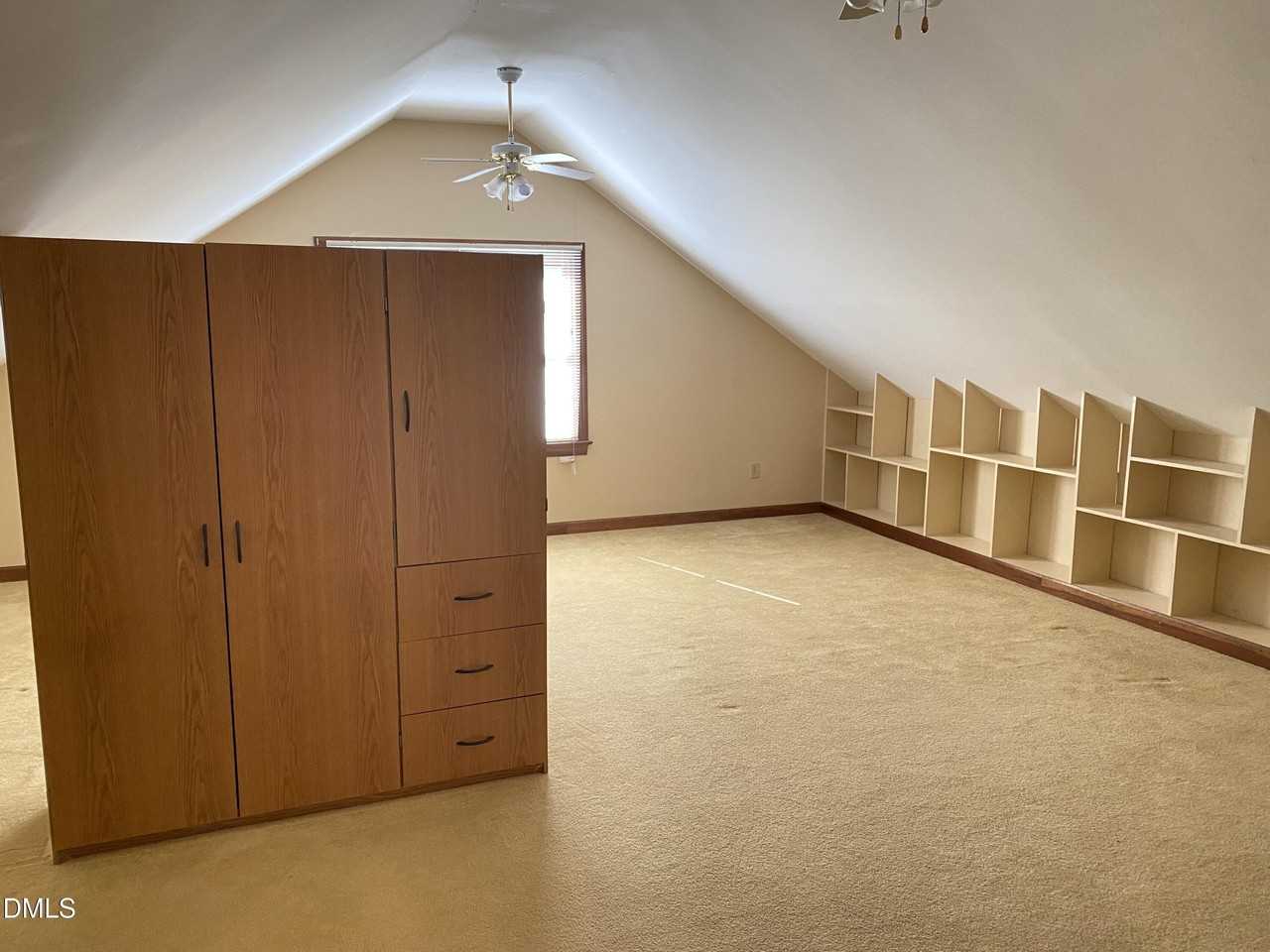 5 Trump Ct - Photo 4 of 26