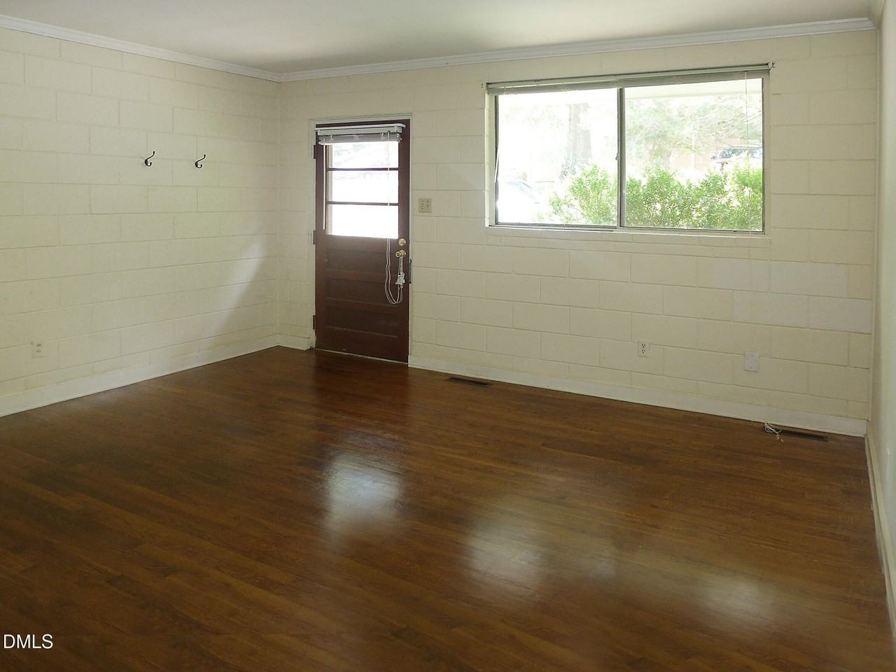 529 Hillsborough St Apt G2 - Photo 2 of 10