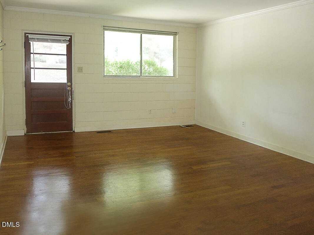 529 Hillsborough St Apt G2 - Photo 4 of 10