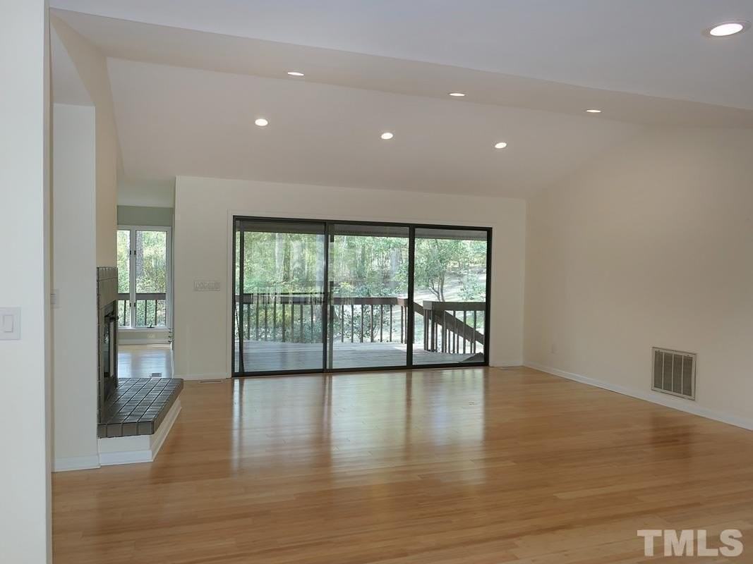 630 Bayberry Dr - Photo 2 of 31