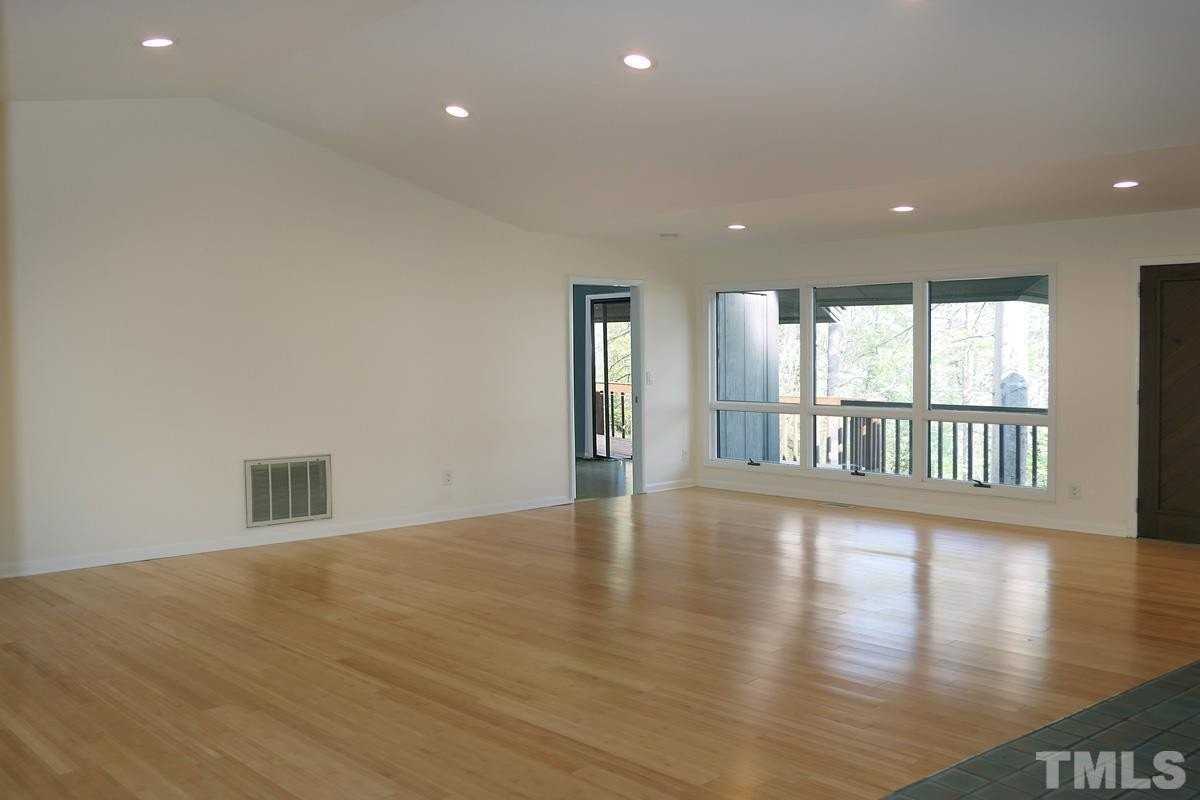 630 Bayberry Dr - Photo 4 of 31