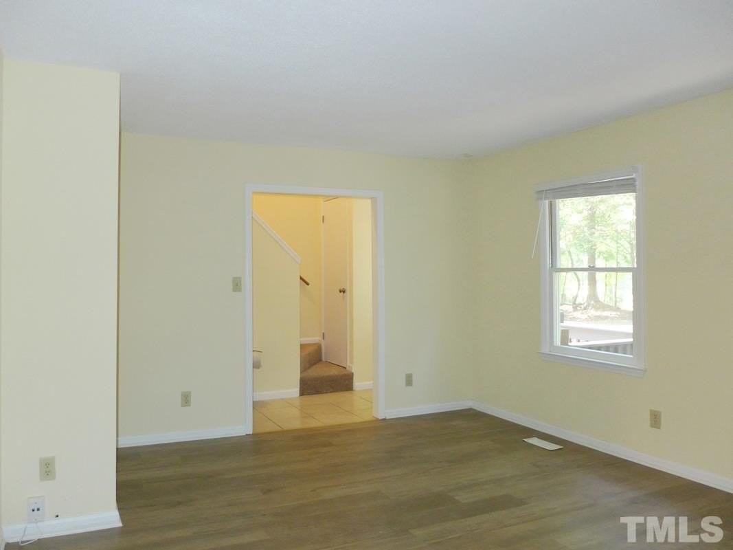 101 Martha Ln - Photo 3 of 17