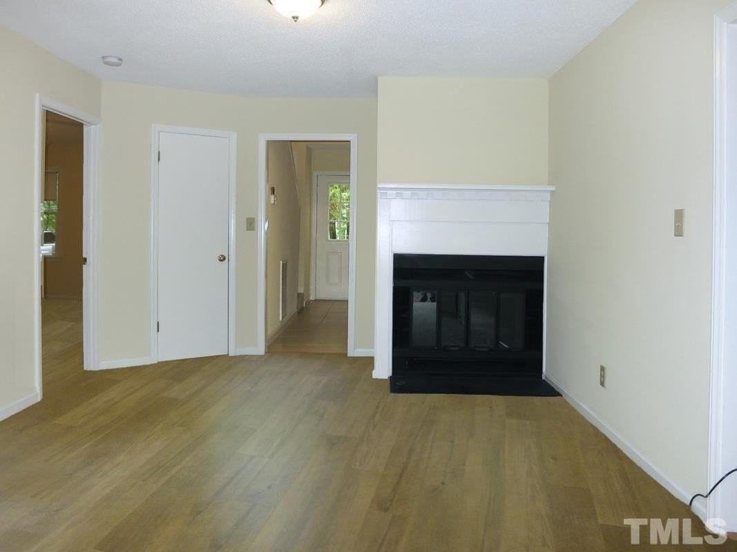 101 Martha Ln - Photo 5 of 17