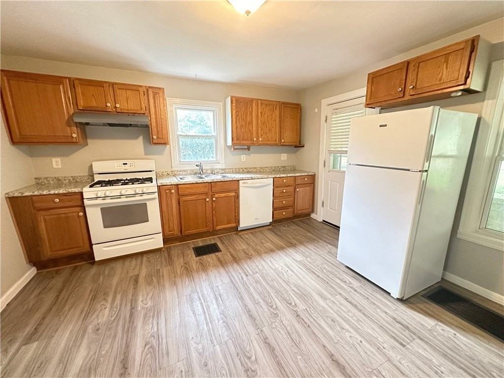 977 Streets Run Rd #975 - Photo 3 of 9