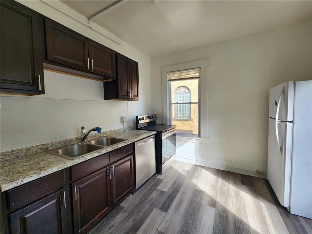 305 Marguerite Ave #B - Photo 5 of 6