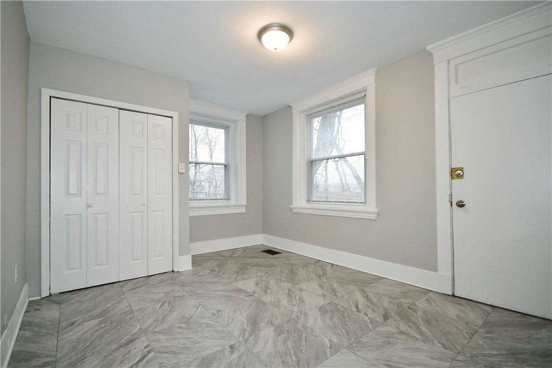 5518 Broad St - Photo 3 of 8