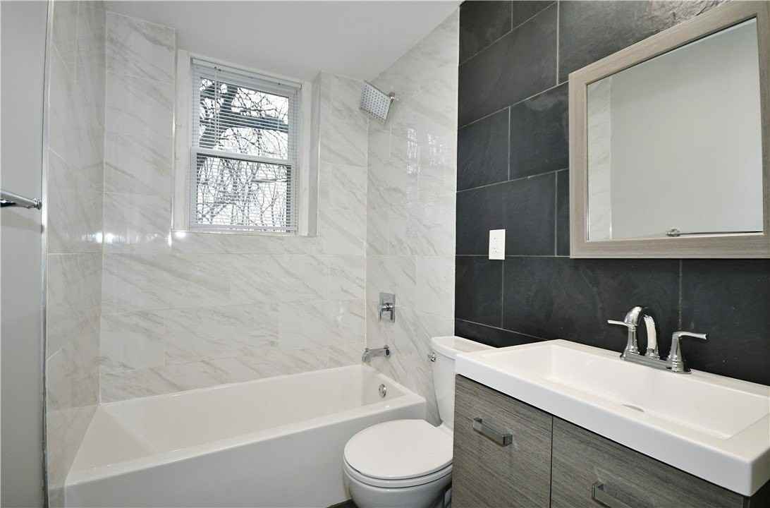 5518 Broad St - Photo 4 of 8