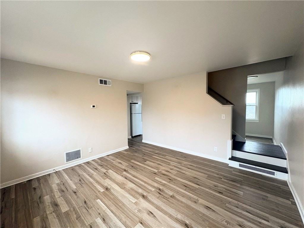 360 Hemlock Dr - Photo 6 of 6