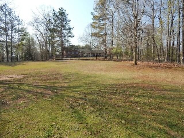 402 Sourwood Dr - Photo 5 of 34