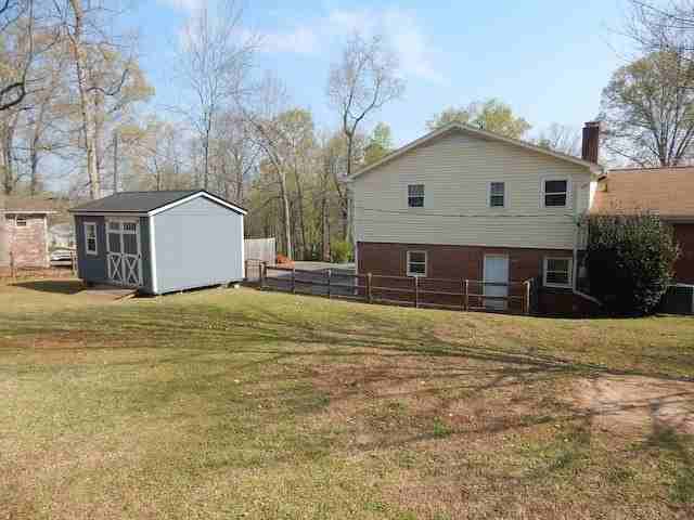 402 Sourwood Dr - Photo 6 of 34