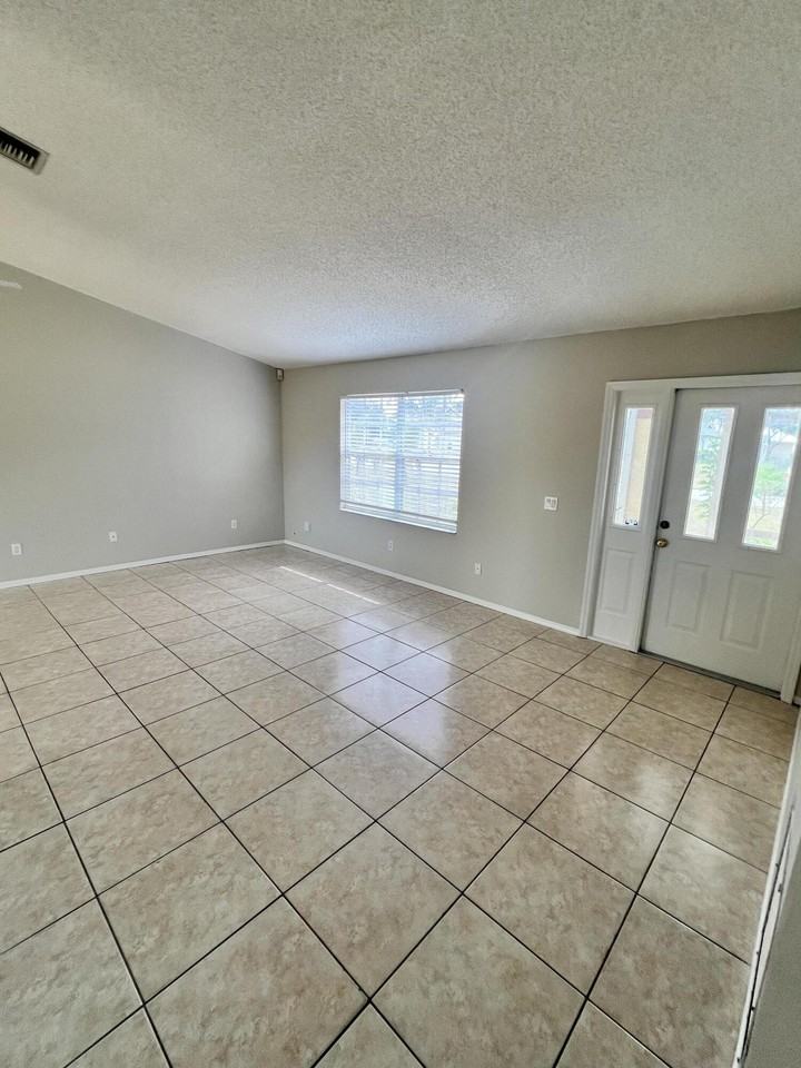 5110 Nw Erskin Ter - Photo 6 of 27