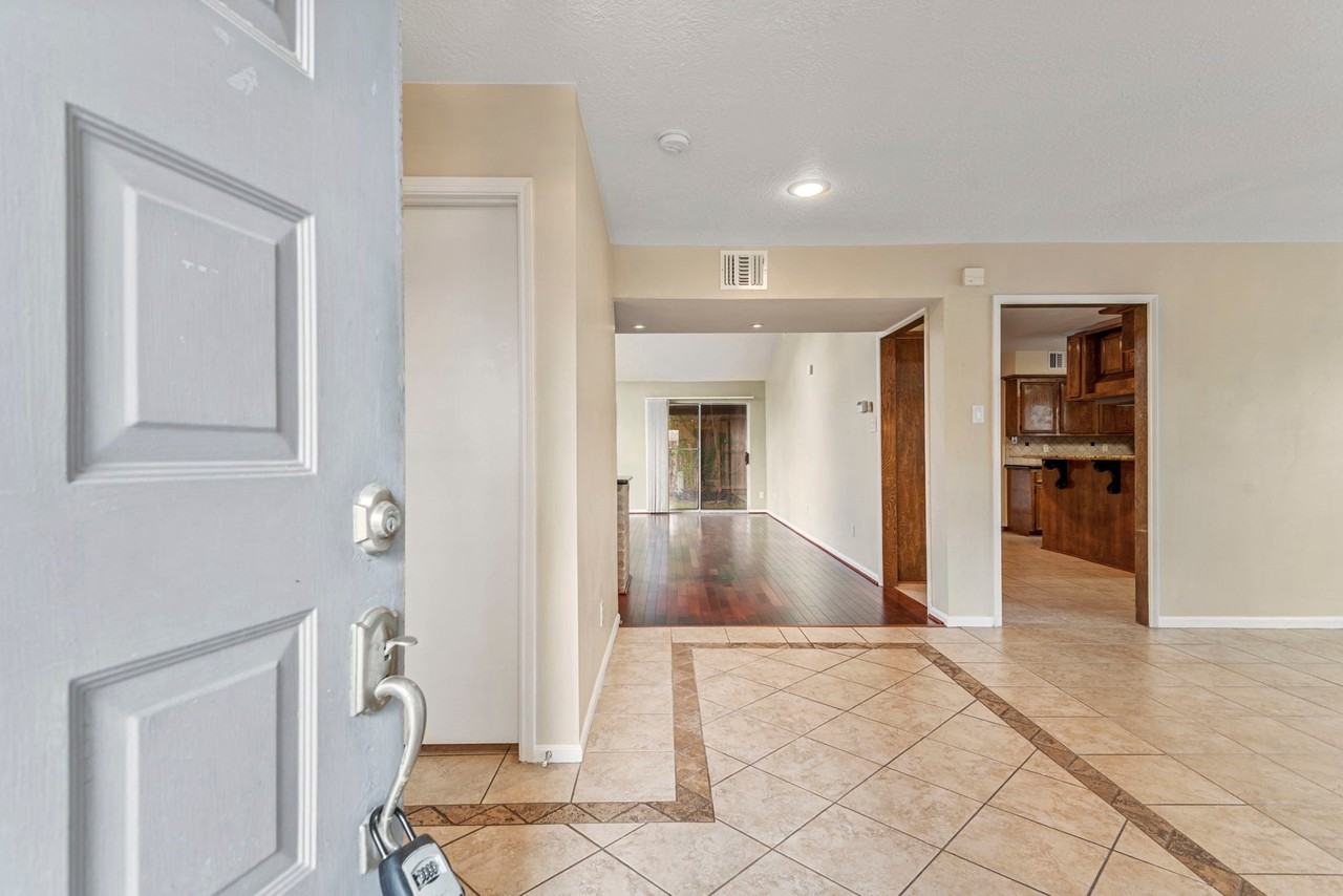 3218 Freshmeadows Dr - Photo 2 of 30