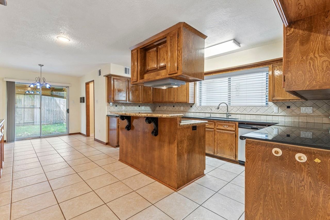 3218 Freshmeadows Dr - Photo 6 of 30