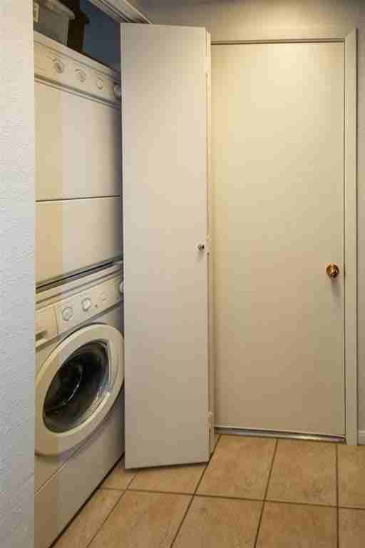 2425 Holly Hall St - Photo 5 of 8