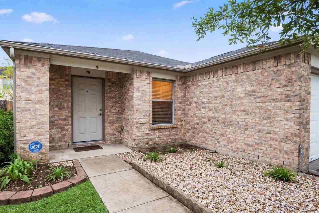 1614 Wooded Acres Dr - Photo 3 of 26