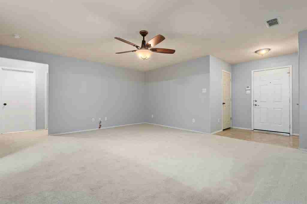 1614 Wooded Acres Dr - Photo 5 of 26