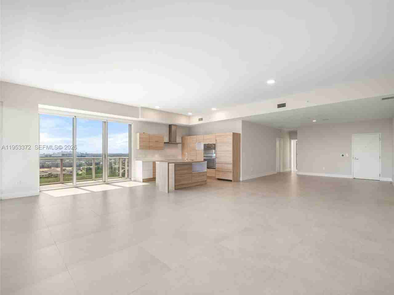 NE 164th St & W Dixie Hwy - Photo 4 of 22