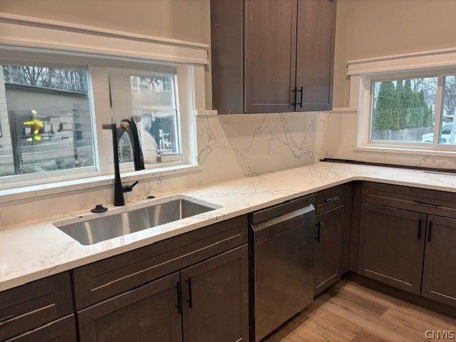 69 Syracuse St - Photo 3 of 6