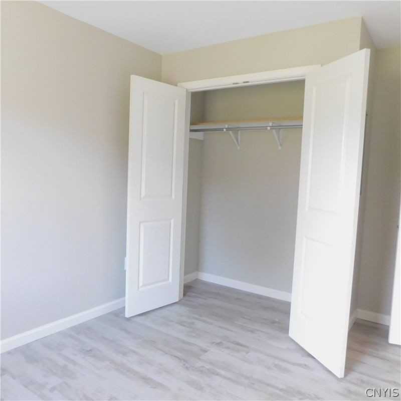 413 S Main St - Photo 5 of 8