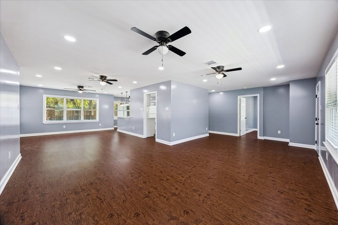 8519 Hatton St - Photo 2 of 12