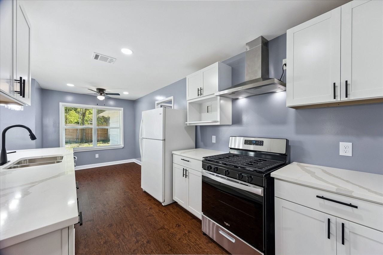 8519 Hatton St - Photo 3 of 12