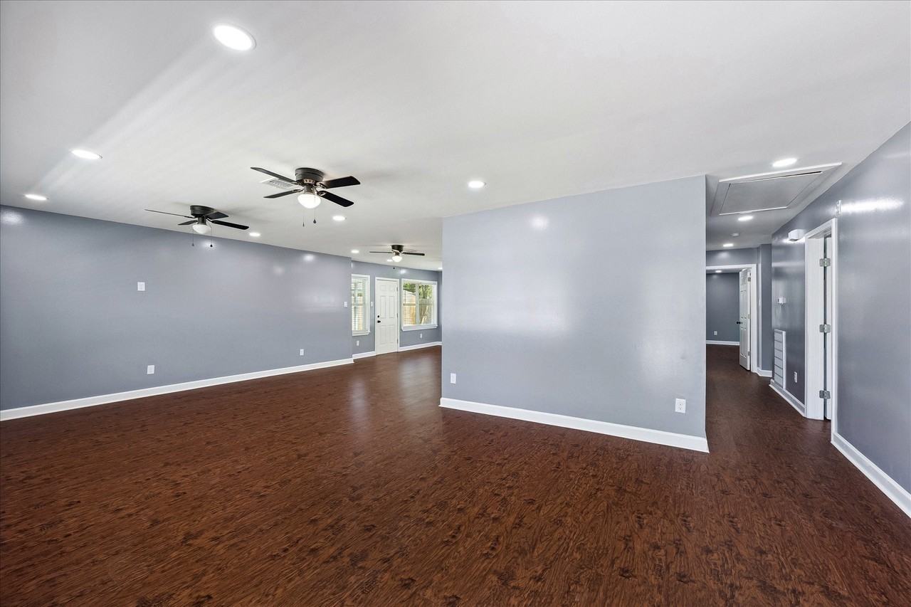 8519 Hatton St - Photo 6 of 12