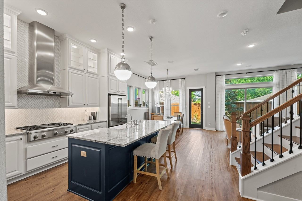 1711 Leilani Dr - Photo 6 of 33