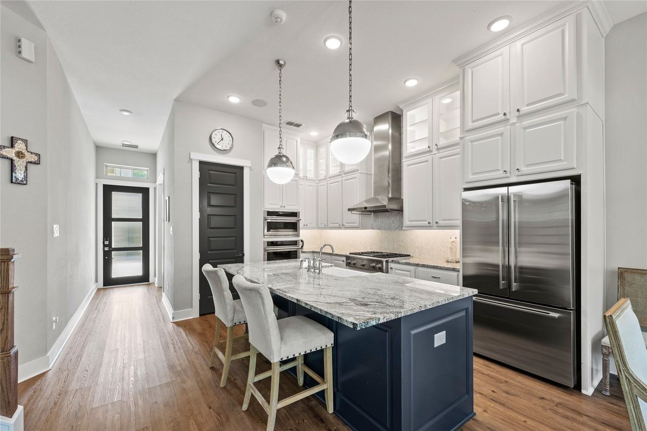 1711 Leilani Dr - Photo 7 of 33