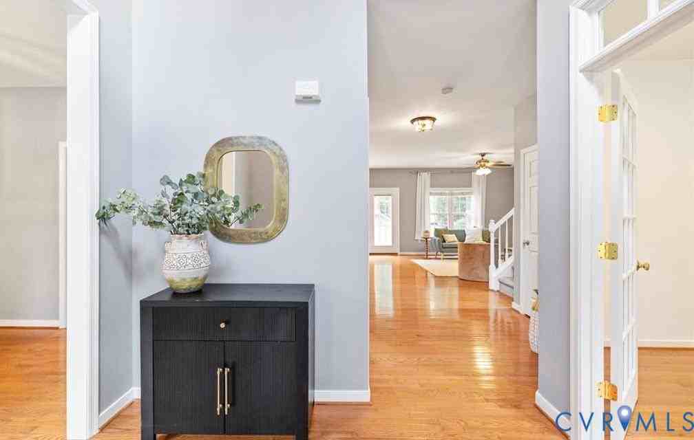 1937 Bantry Dr - Photo 4 of 28