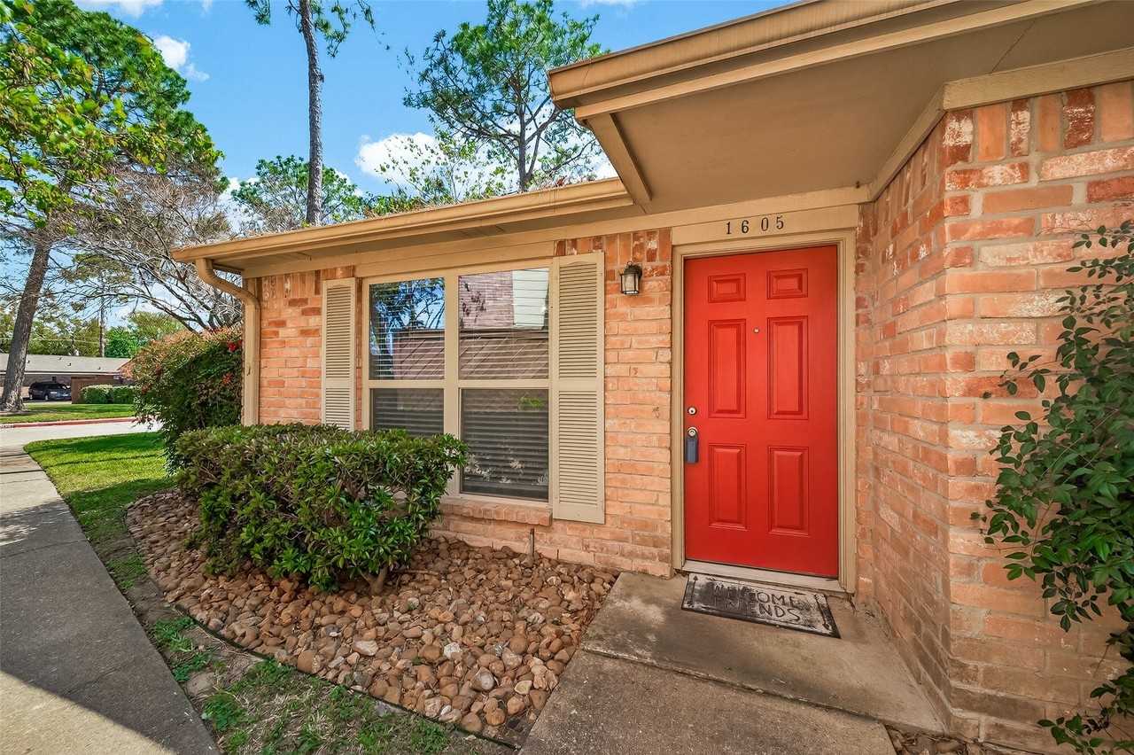 8801 Hammerly Blvd - Photo 2 of 32