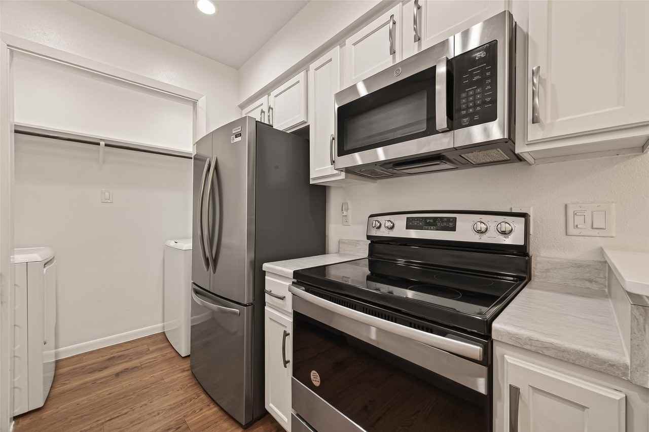 8801 Hammerly Blvd - Photo 7 of 32