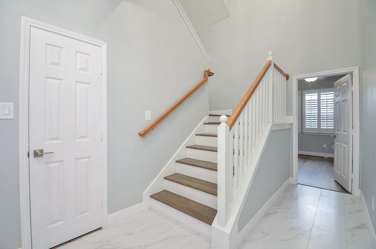 1016 Studer St - Photo 5 of 29