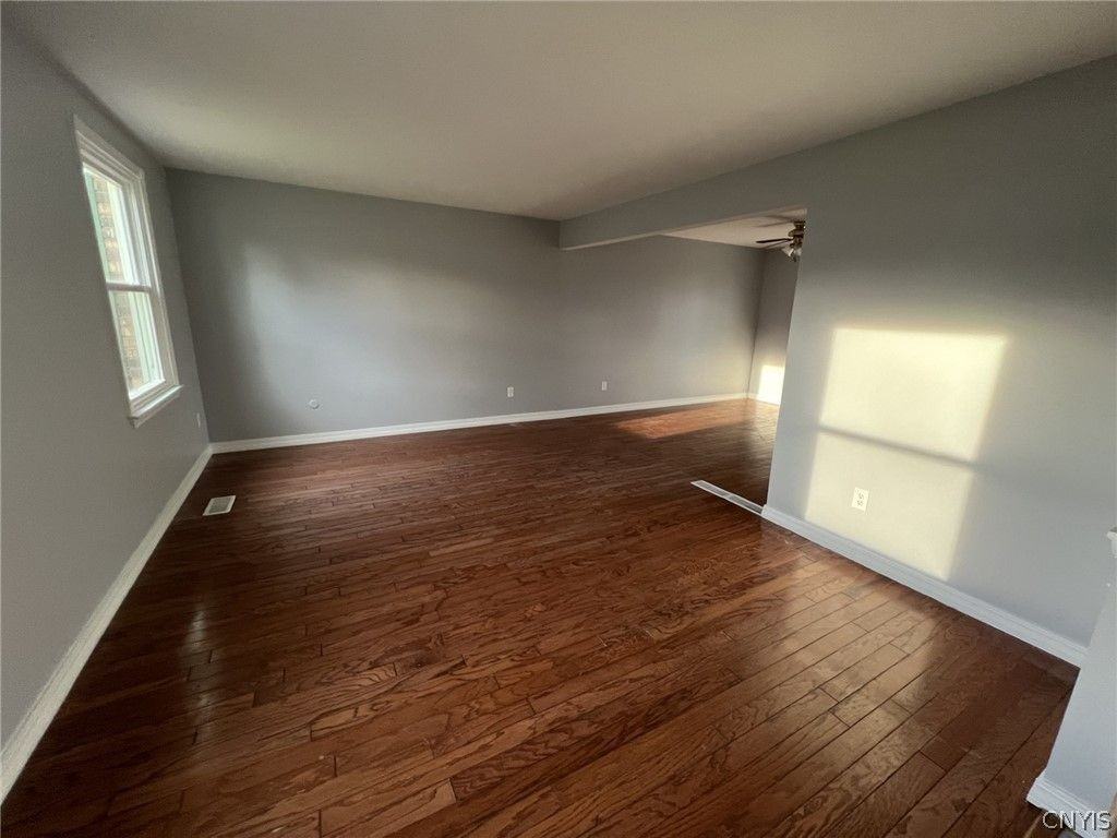 10 Echodale Ave - Photo 5 of 29