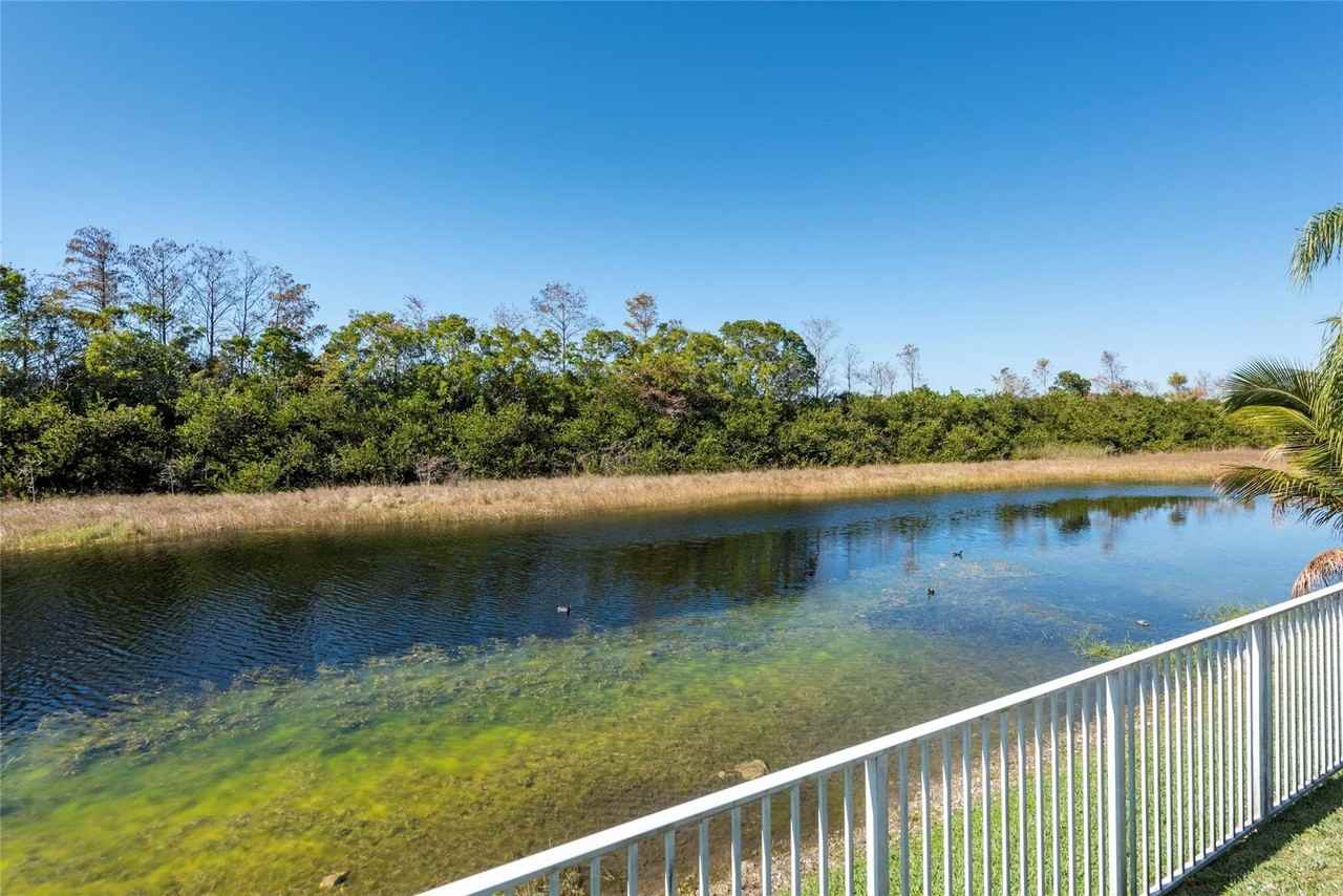 160 Nw 166th Ave - Photo 3 of 31